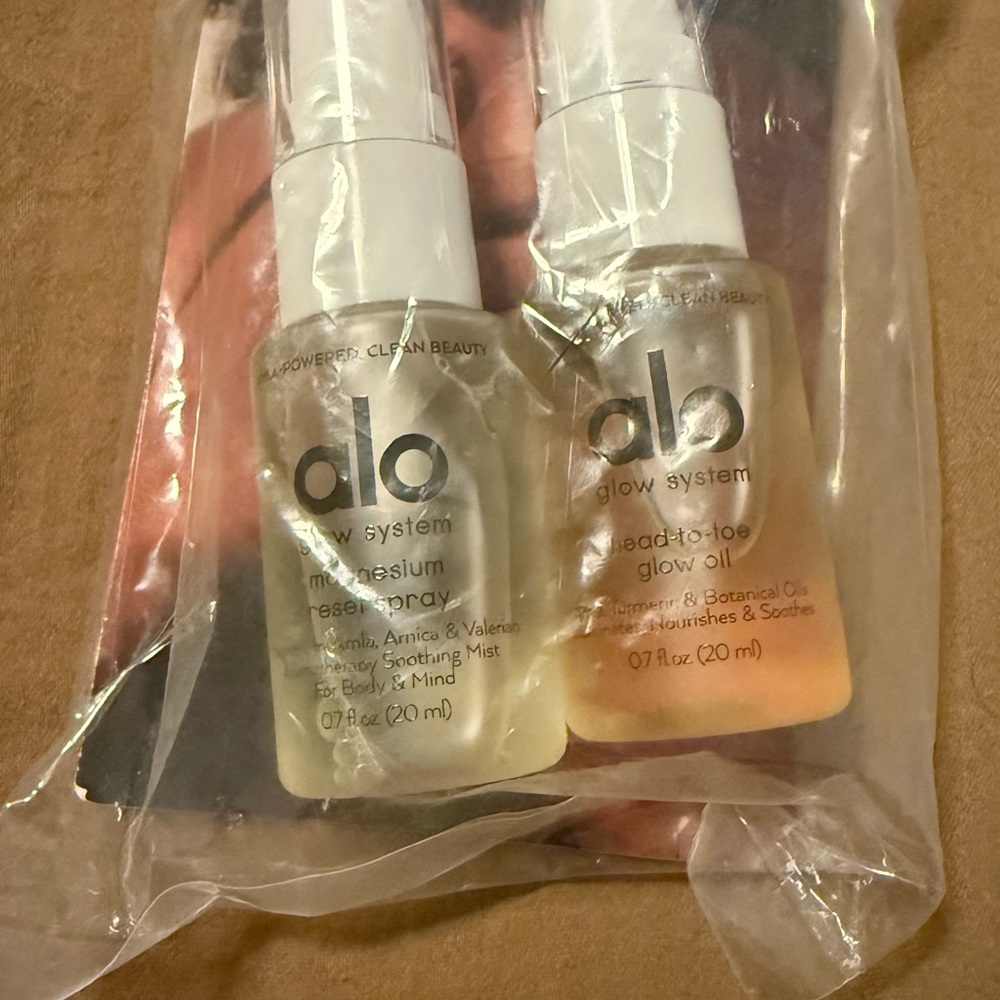 ALO Yoga Glow System Serum and Oil Set